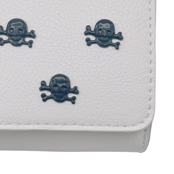 NWT Betsey Johnson Skull Crossbody Bag - White With Black Hardware - Picture 3 of 10